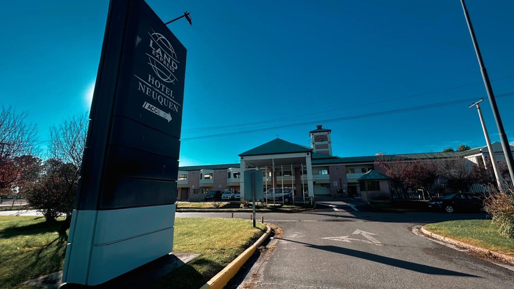 Hotel Land Express Neuquén Exterior foto